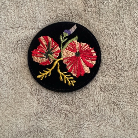 Decorative Compact Mirror - Picture 1 of 3